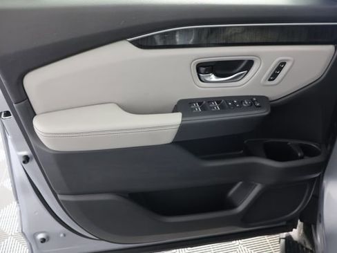 Used 2023 Honda Pilot Elite image 27