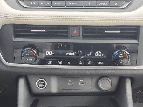 Used 2023 Nissan Rogue SV AWD/4WD image 17