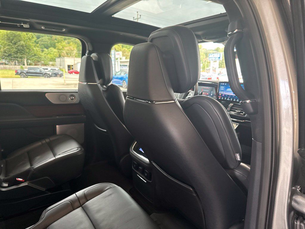 Used 2024 Lincoln Navigator Reserve AWD/4WD image 25