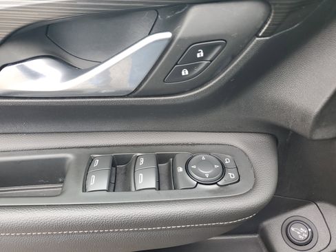 Used 2022 GMC Terrain SLE w/ Driver Convenience Package image 28