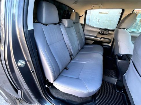 Used 2019 Toyota Tacoma SR image 20