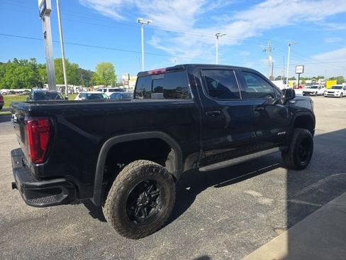Used 2024 GMC Sierra 1500 AT4 w/ Technology Package AWD/4WD image 5