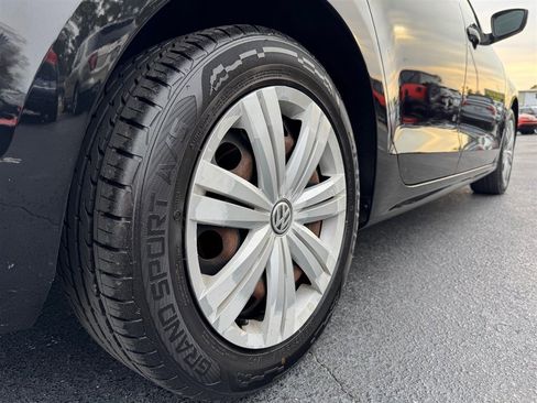 Used 2017 Volkswagen Jetta S image 9