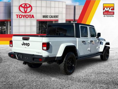 Used 2022 Jeep Gladiator Sport AWD/4WD image 5