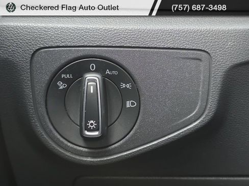 Used 2021 Volkswagen Atlas Cross Sport SEL Premium image 27