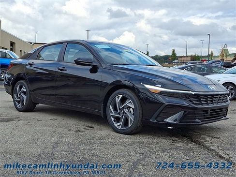 New 2025 Hyundai Elantra SEL image 1