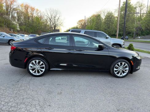 Used 2016 Chrysler 200 S image 4