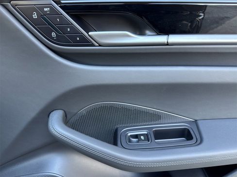 New 2025 Porsche Macan Electric image 18