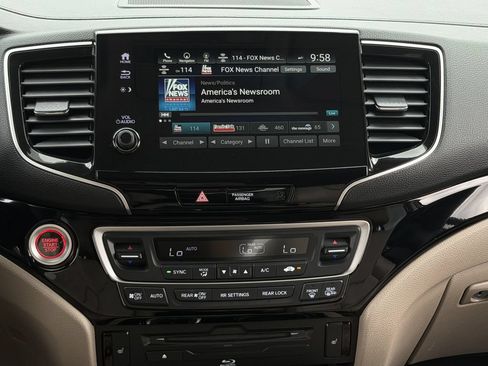 Used 2022 Honda Pilot Touring image 17