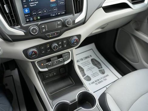 Used 2023 GMC Terrain SLT w/ Tech Package image 25
