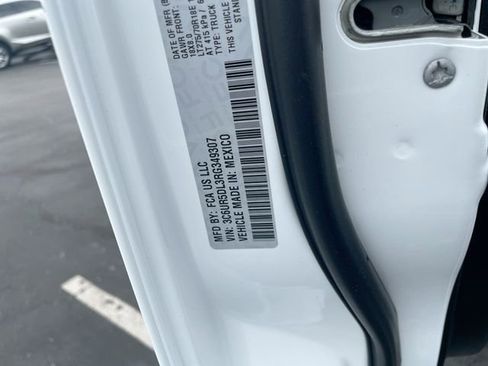 Used 2024 RAM 2500 Big Horn AWD/4WD image 28