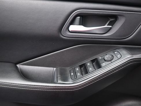 Used 2024 Nissan Rogue SV FWD image 20