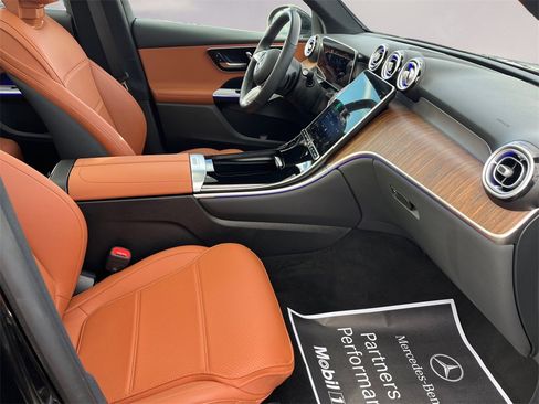 Certified 2025 Mercedes-Benz GLC 300 4MATIC image 15