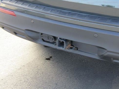 Certified 2023 Ford Explorer XLT w/ Class IV Trailer Tow Package image 5