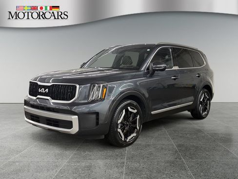 Used 2024 Kia Telluride EX w/ EX Captain's Chair Package AWD/4WD image 7