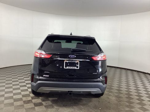 Used 2023 Ford Edge SEL w/ Convenience Package AWD/4WD image 3