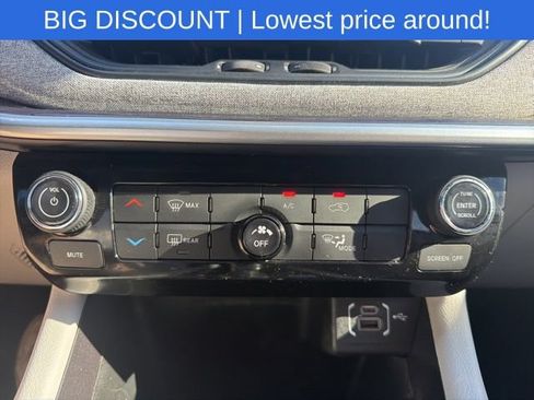 Used 2023 Jeep Compass Latitude AWD/4WD image 31