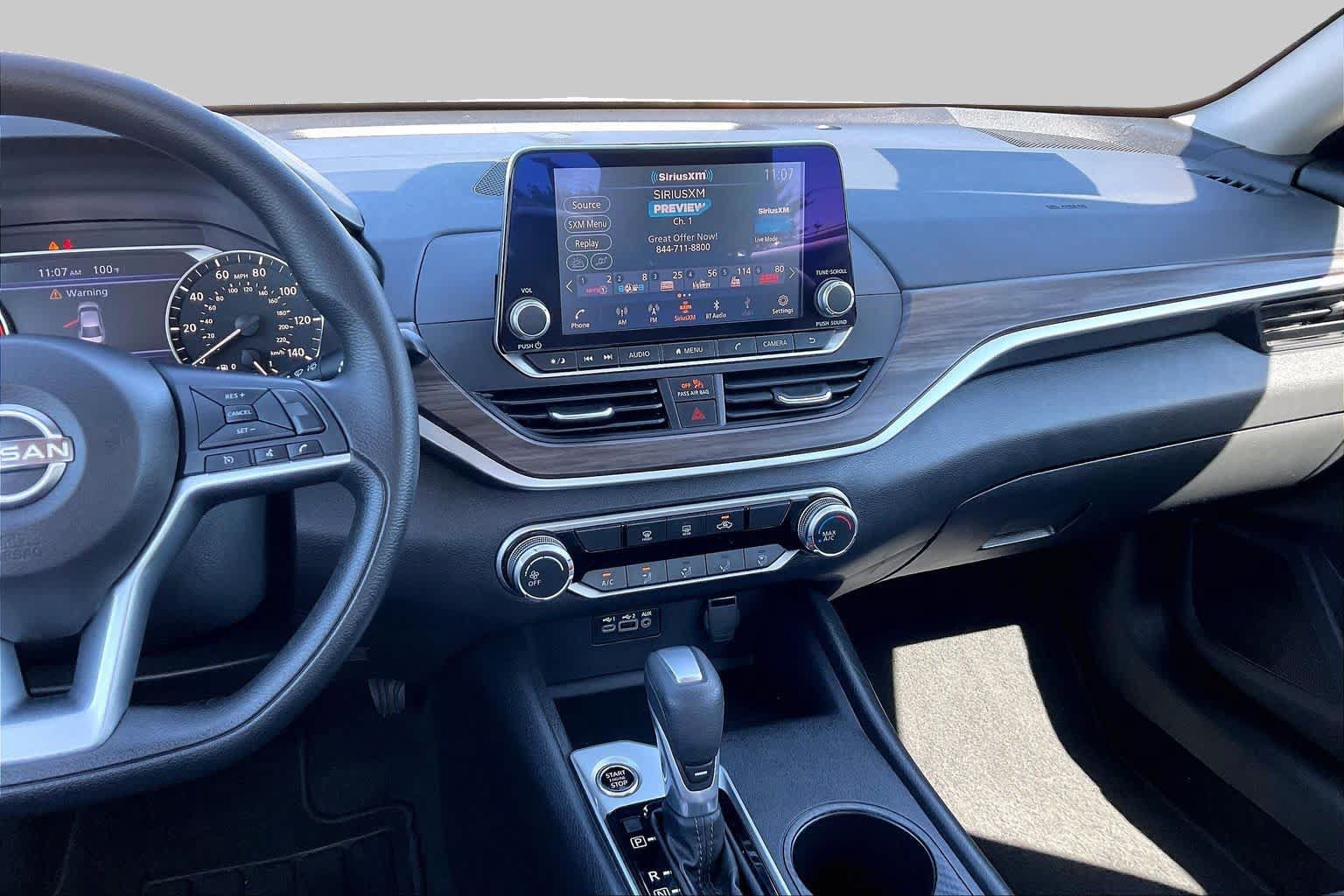 Used 2025 Nissan Altima 2.5 SV FWD image 7