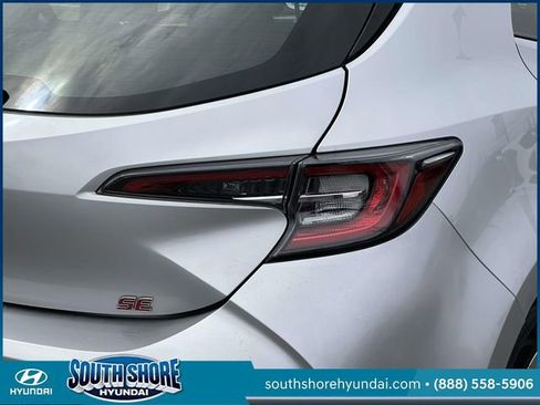 Used 2019 Toyota Corolla SE w/ SE Option Package FWD image 9