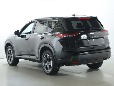 Used 2024 Nissan Rogue SV FWD image 38