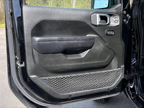 Used 2024 Jeep Wrangler Unlimited Sport AWD/4WD image 9
