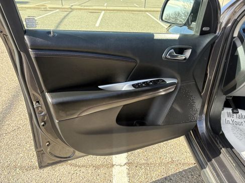 Used 2015 Dodge Journey R/T w/ Flexible Seating Group FWD image 29