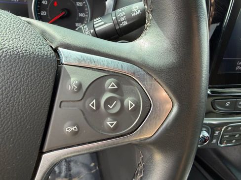 Used 2023 Chevrolet Traverse LT image 28