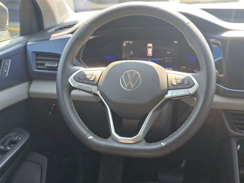 Used 2023 Volkswagen Taos SE w/ Panoramic Sunroof Package AWD/4WD image 19