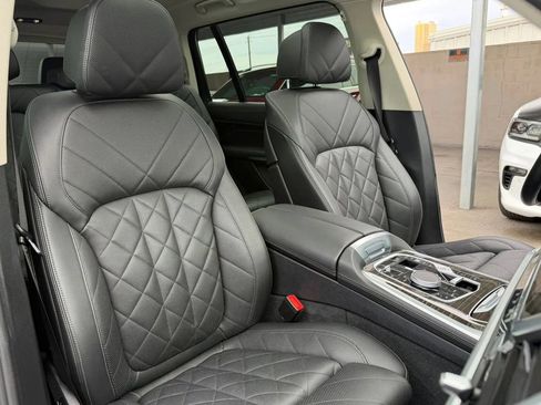 Used 2023 BMW X7 xDrive40i w/ Climate Comfort Package AWD/4WD image 22
