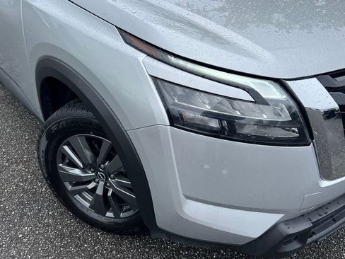 Used 2024 Nissan Pathfinder S AWD/4WD image 2