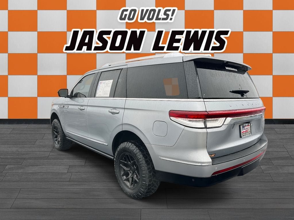 Used 2023 Lincoln Navigator Reserve AWD/4WD image 5