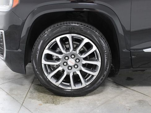Used 2021 GMC Acadia Denali w/ Denali Technology Package FWD image 17