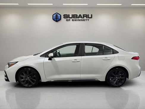 Used 2023 Toyota Corolla SE image 2