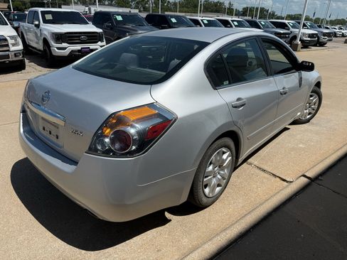 Used 2011 Nissan Altima 2.5 S FWD image 10