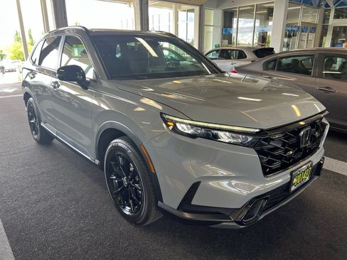 Used 2025 Honda CR-V Sport image 3