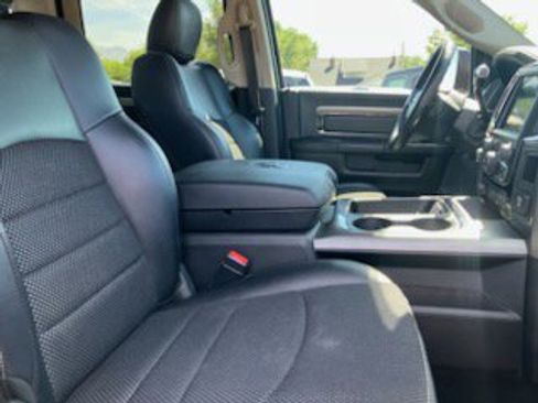 Used 2018 RAM 2500 Big Horn w/ Sport Appearance Group image 8