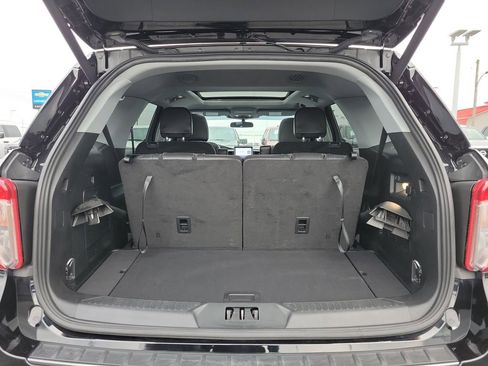 Certified 2023 Ford Explorer XLT w/ Equipment Group 202A image 10