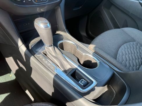 Used 2019 Chevrolet Equinox LT w/ Driver Convenience Package FWD image 21