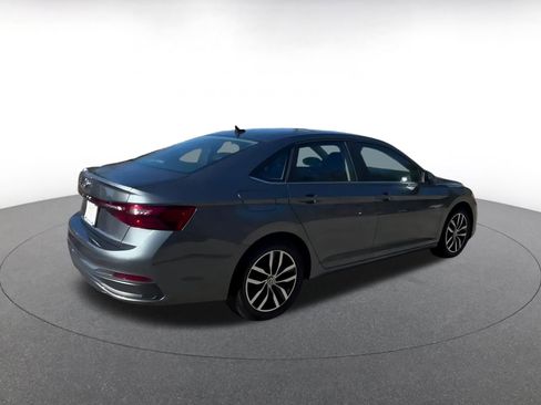 Used 2025 Volkswagen Jetta SE image 15