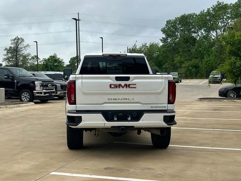 Used 2022 GMC Sierra 2500 Denali w/ Denali Ultimate Package AWD/4WD image 12