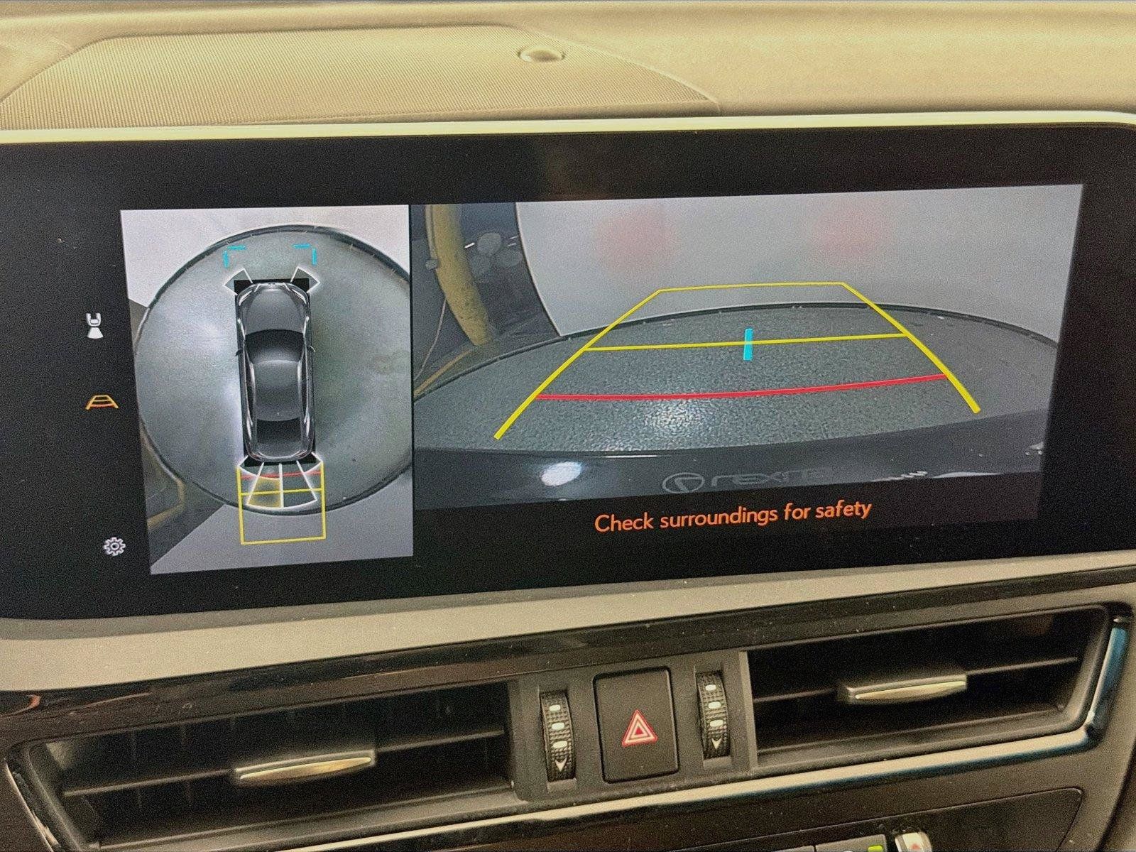 Used 2023 Lexus ES 300h Ultra Luxury w/ Accessory Package (Z2) FWD image 14