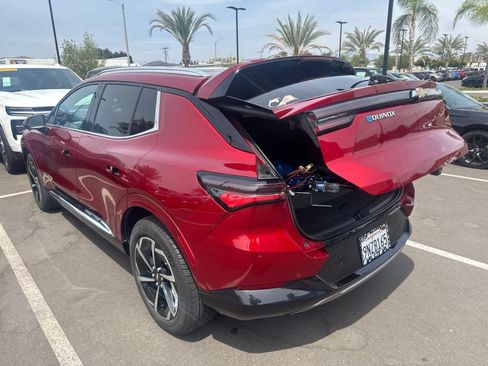 Used 2024 Chevrolet Equinox EV LT FWD image 5