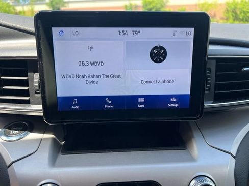 Used 2023 Ford Explorer XLT w/ Equipment Group 202A AWD/4WD image 28