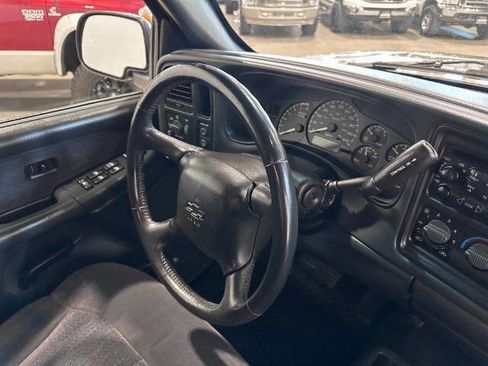 Used 2002 Chevrolet Silverado 2500 LS AWD/4WD image 12
