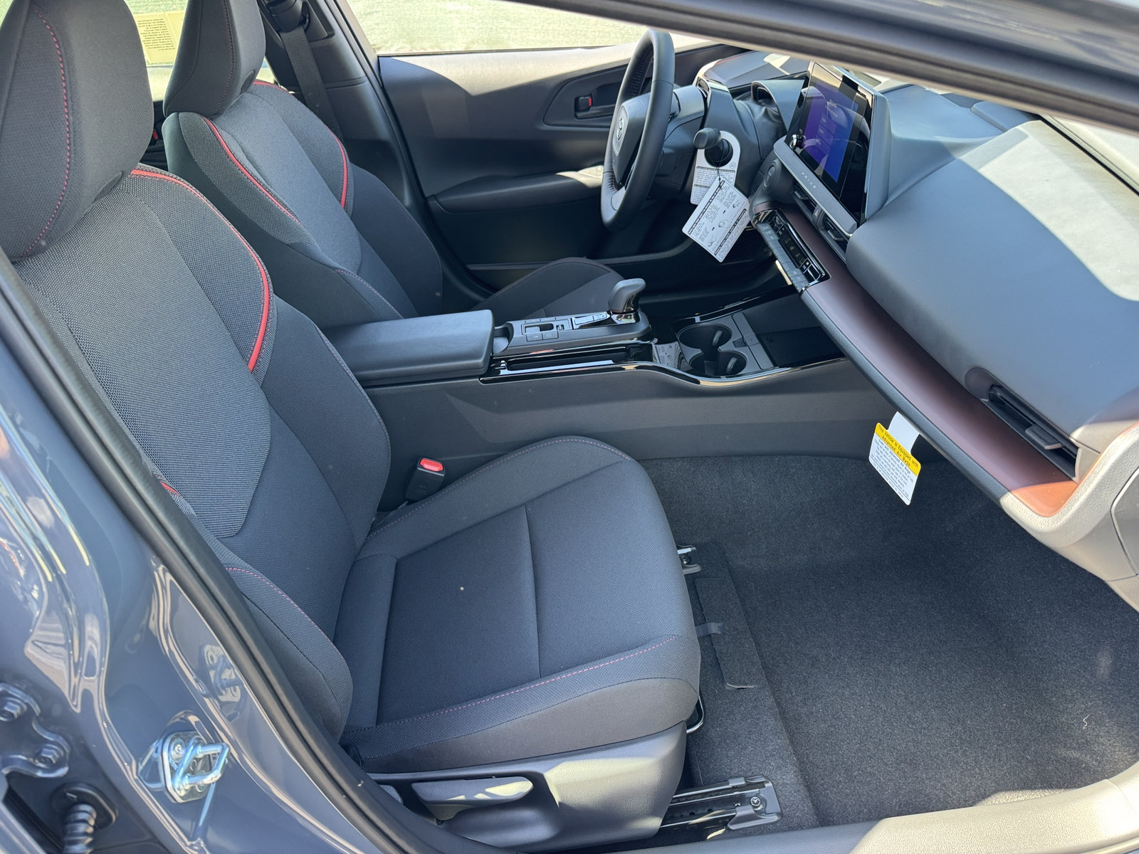 New 2027 Toyota Prius Plug-In Hybrid FWD image 8