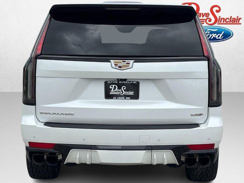 Used 2023 Cadillac Escalade V AWD/4WD image 8