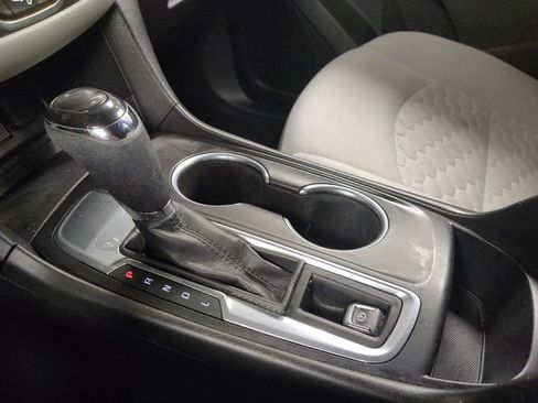 Used 2020 Chevrolet Equinox LS w/ LS Convenience Package image 26