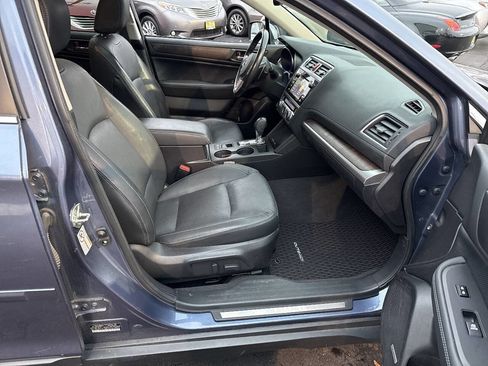 Used 2016 Subaru Outback 2.5i Limited image 14