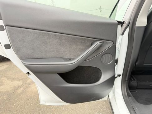 Used 2023 Tesla Model Y AWD image 13