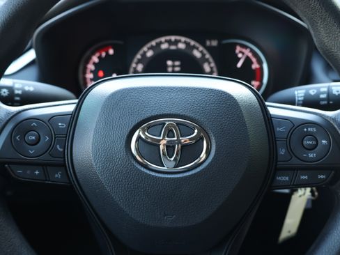 Certified 2025 Toyota RAV4 LE AWD/4WD image 25